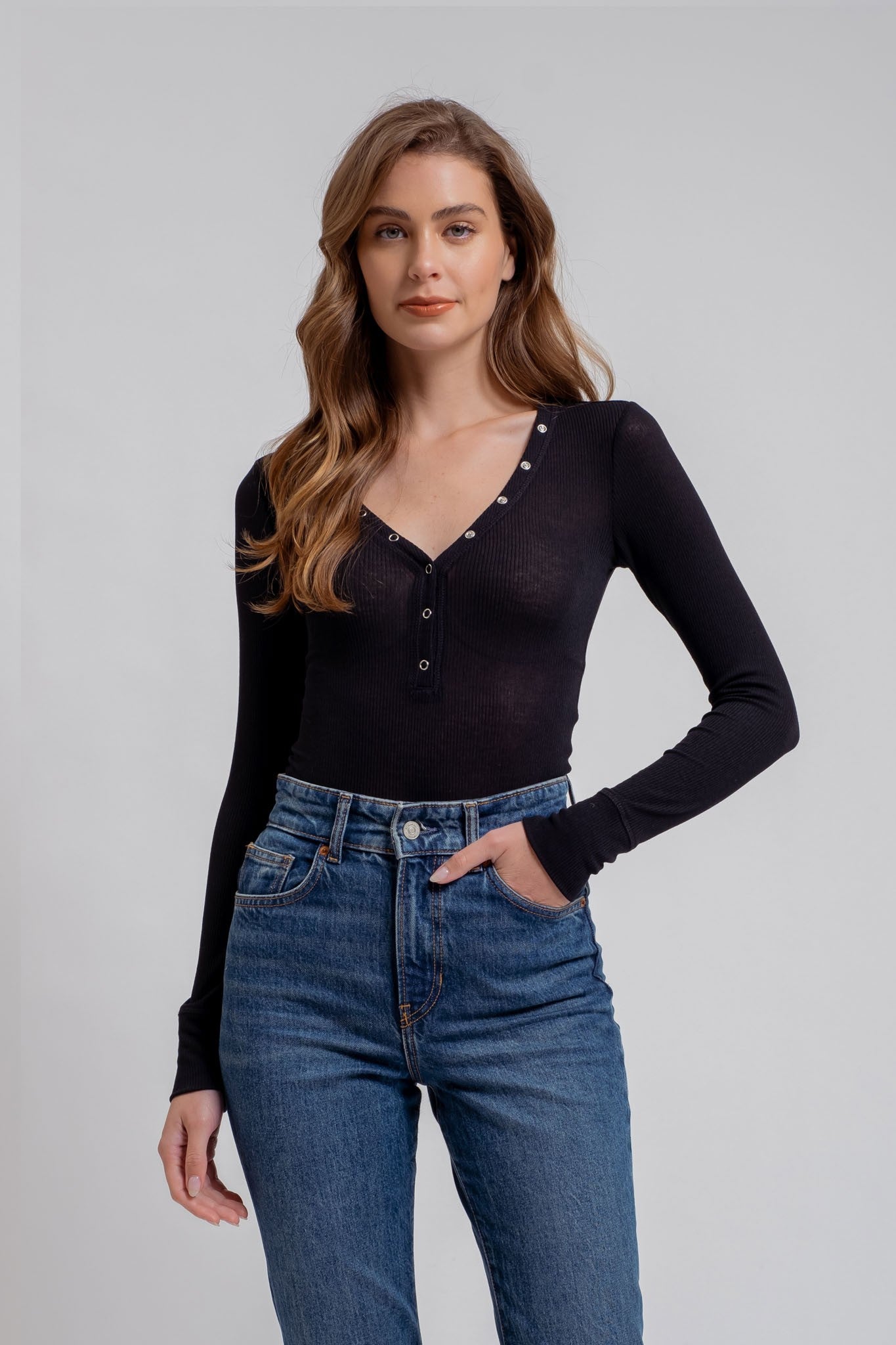 V NECK HALF SNAP BUTTON LONG SLEEVE KNIT TOP