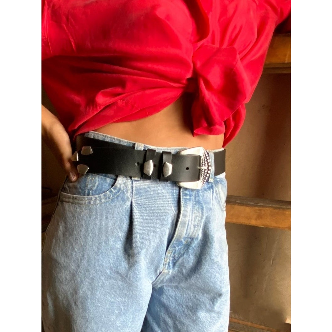 Silver Buckle Belt With Geometric Metal Tip