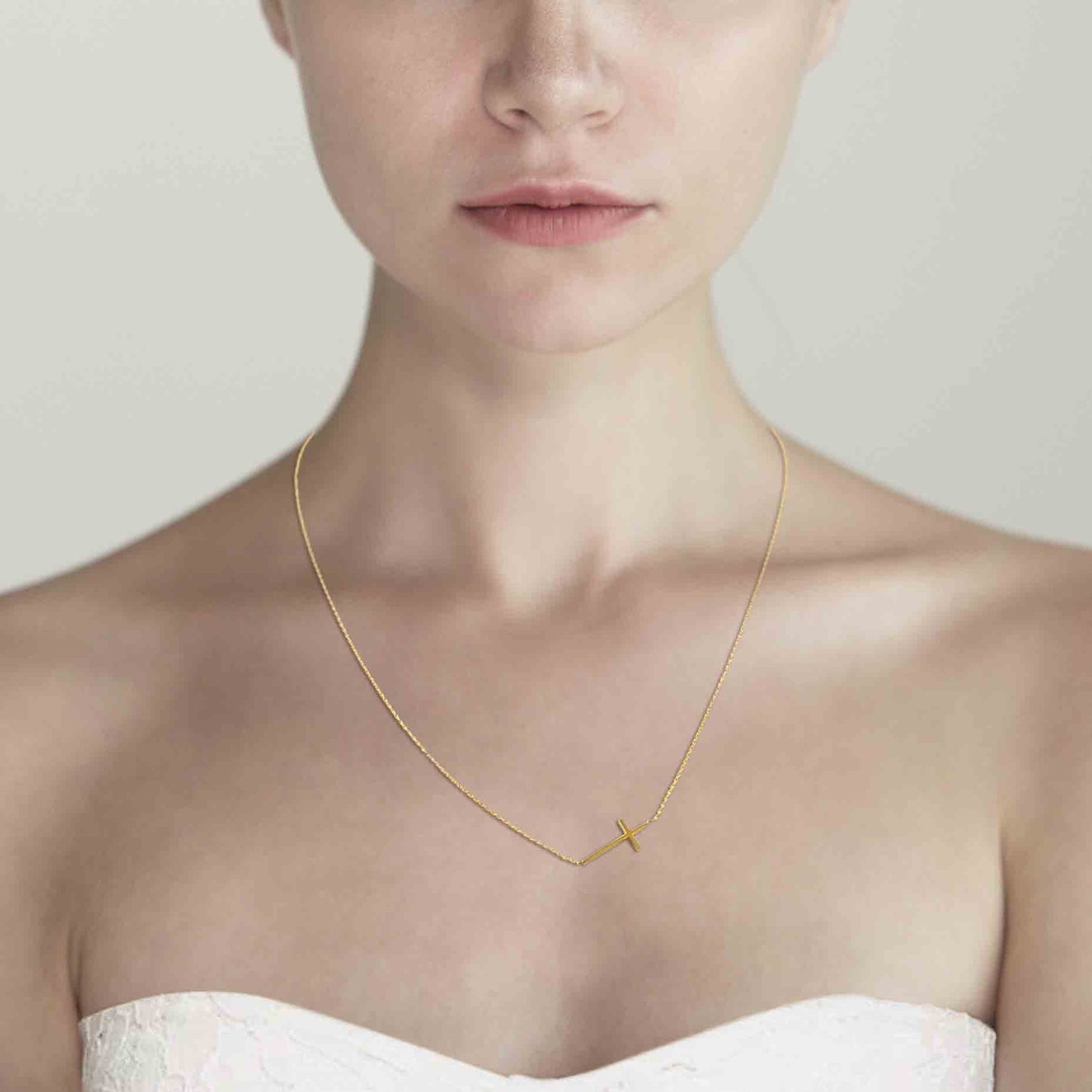 Chain Necklace With Medium Cross