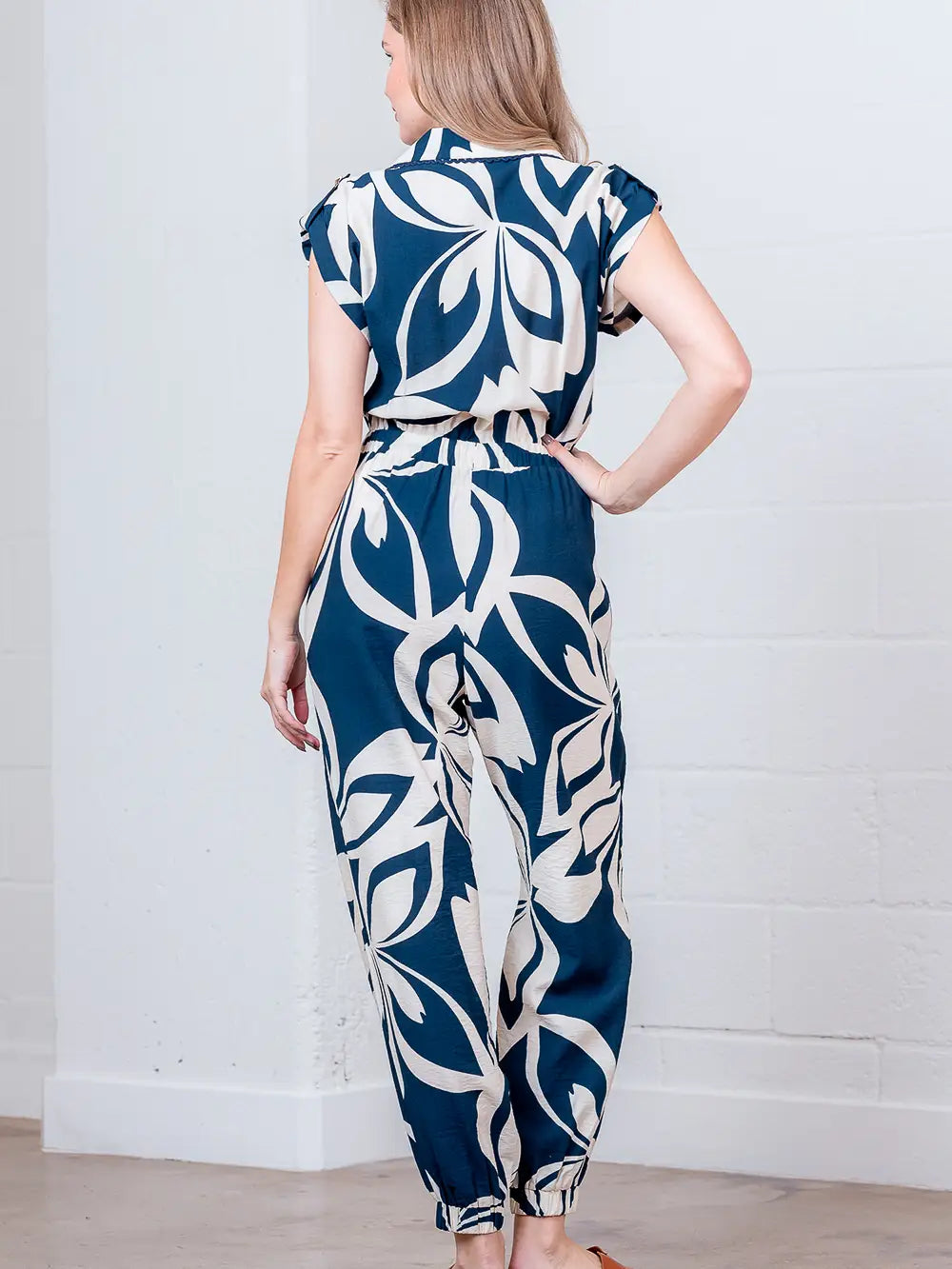 Front Pocket Shell Trim Detailed Jumpsuit