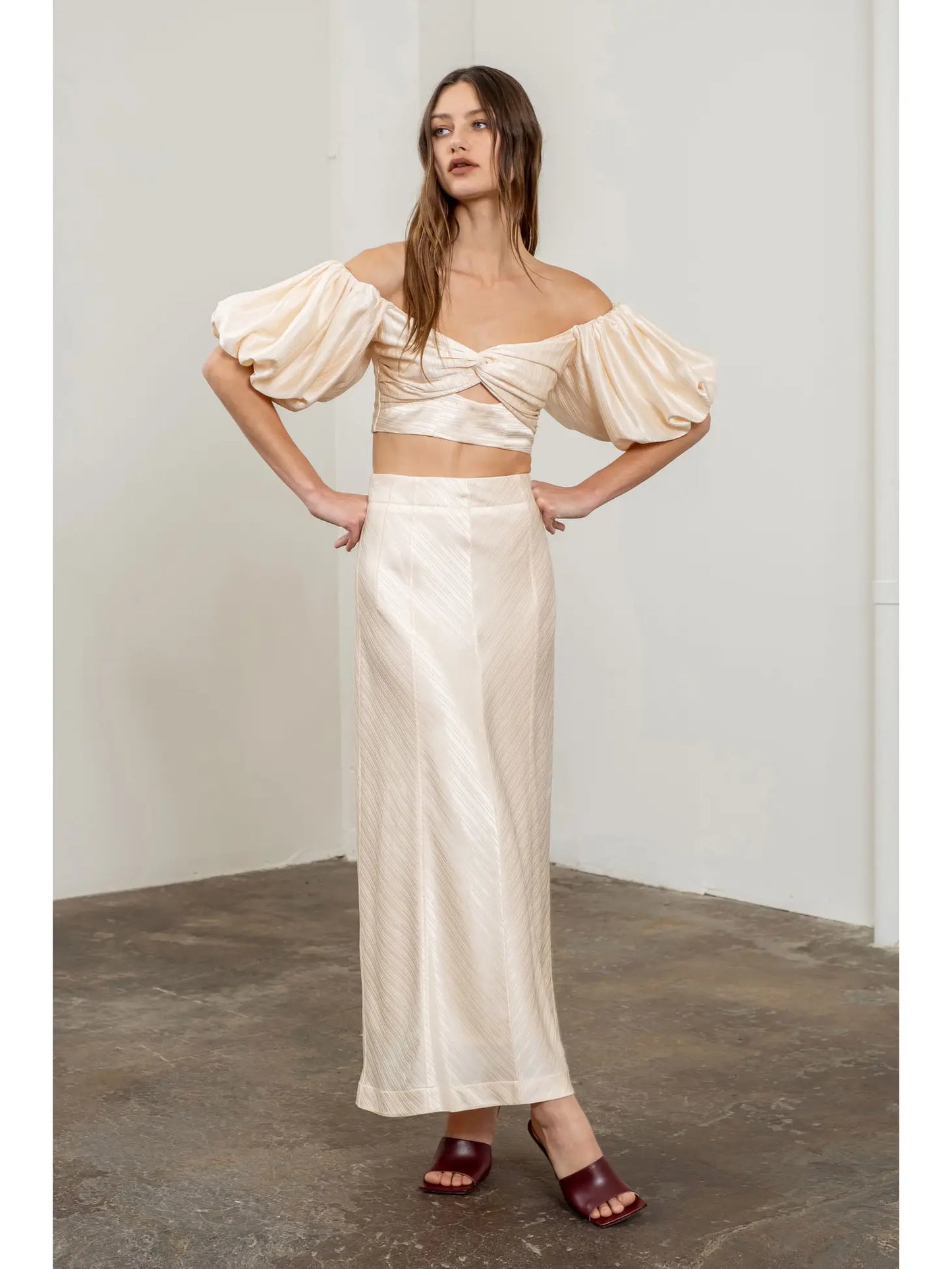 Satin clearance effect skirt
